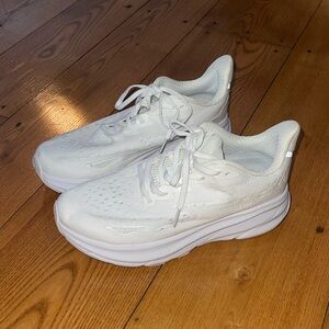 HOKA Clifton-9 all white size 7